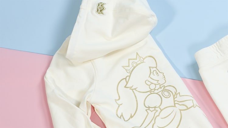 Peach Collection - Crown Vanilla Hoodie - Nintendo Official Site
